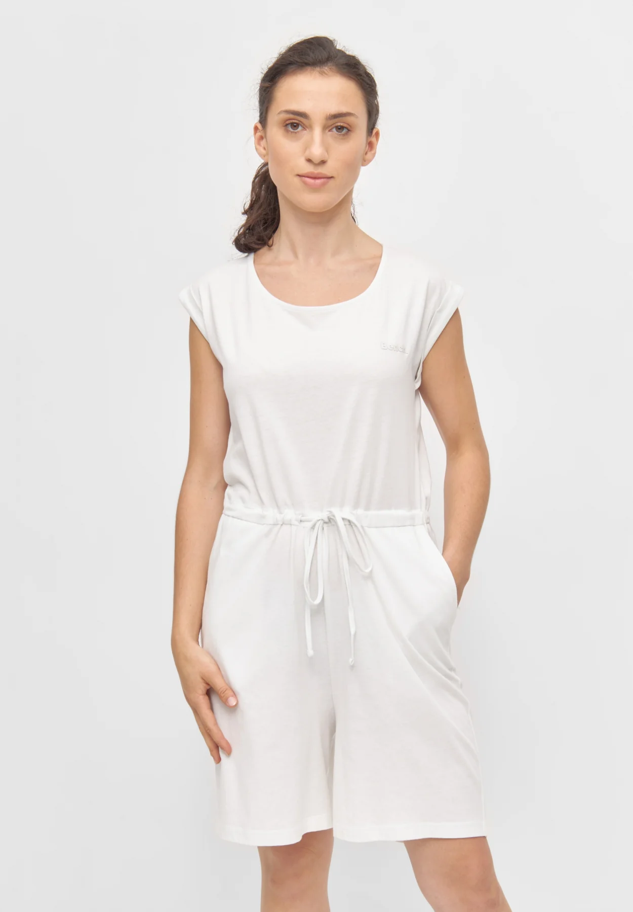 LINA - Image 22