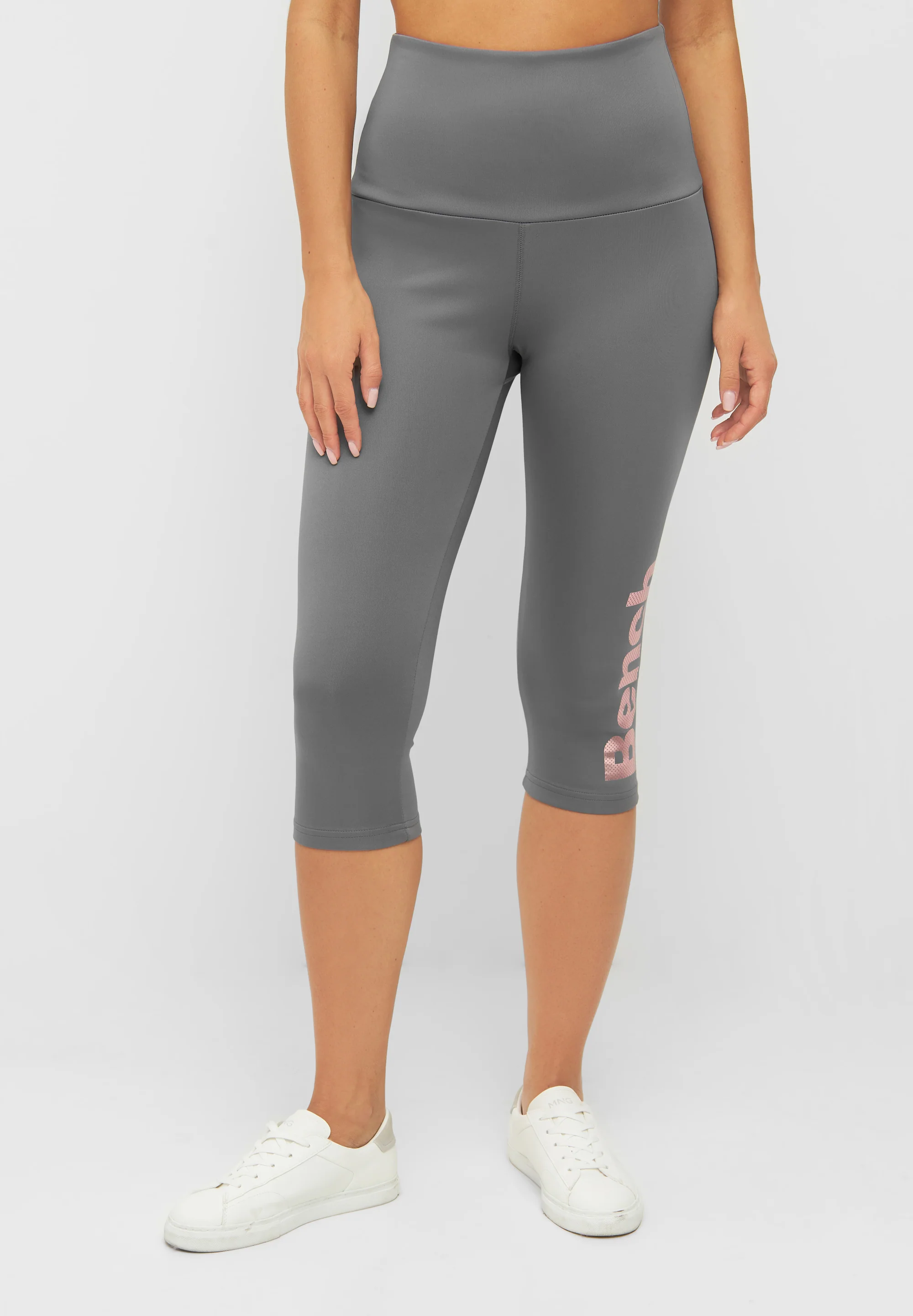 SHELLIE - Image 2